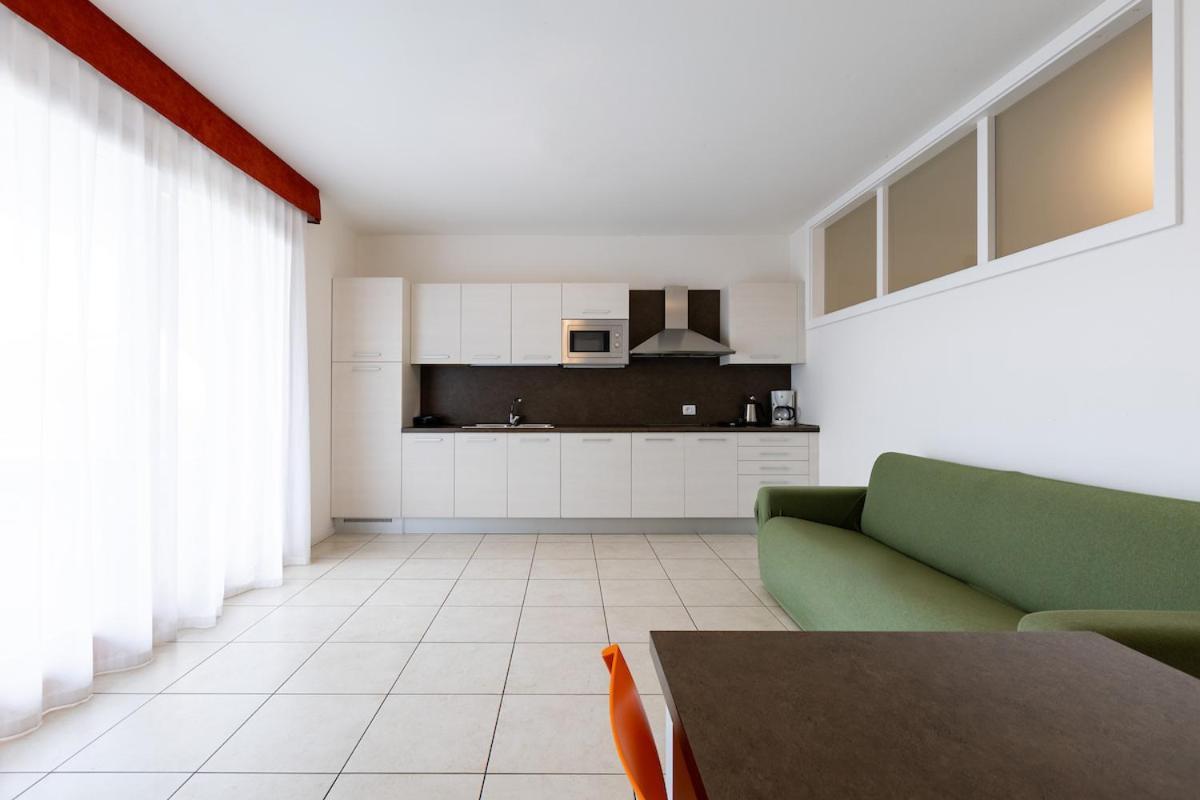 Residence La Corte Danese Торри-дель-Бенако Экстерьер фото